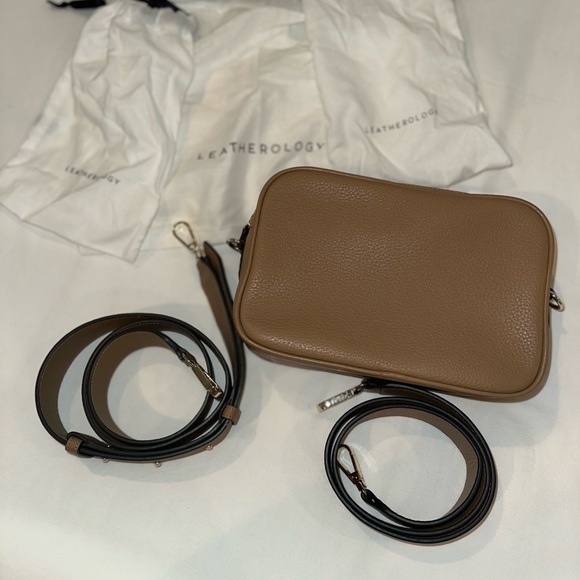 Leatherology Meadow Double Zip Camera Bag and Guitar Short Crossbody Strap - Picture 3 of 3